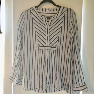 GAP striped linen Henley style top blue and white